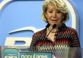 Aguirre no deja su labor de oposición…, contra Rajoy. Ahora con el tema Cataluña. Foto EFE