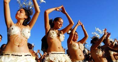 Fiesta Tapati Rapanui reúne a isleños y turistas para revivir sus tradiciones