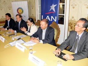 LAN Ecuador y Fundación de Turismo firman convenio