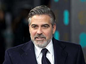 El actor George Clooney siempre se deja la barba cuando quiere dar imagen de artista comprometido. 

