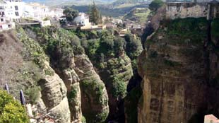 Ronda, Remota y Enigmática