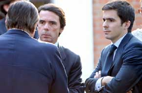 El expresidente José María Aznar y su hijo José María Aznar Jr. (I.C.)