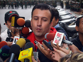 Rosales no es ningún perseguido político por el Gobierno Nacional según el
ministro de Interior y Justicia de Venezuela, Tareck El Aissami
