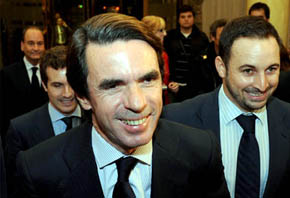 José María Aznar y Santiago Abascal en 2011 en el V aniversario de la Fundación DENAES / Foto jmaznar.es