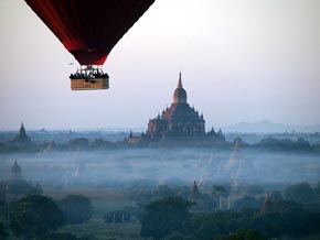 Sobrevolar en globo los 13.000 templos, La Tierra Dorada de Birmania