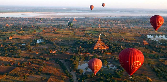 Sobrevolar en globo los 13.000 templos, La Tierra Dorada de Birmania