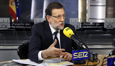 El presidente del Gobierno, Mariano Rajoy, durante su entrevista en el programa “Hoy por hoy” de la cadena SER celebrada en el Palacio de la Moncloa. EFE/Presidencia del Gobierno