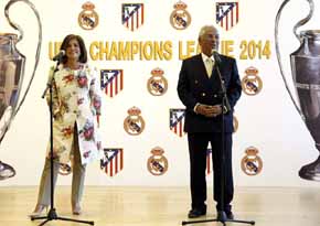 Ana Botella junto al alcalde de Lisboa, Antonio Costa, en un acto en el Palacio de Cibeles. Foto: EFE