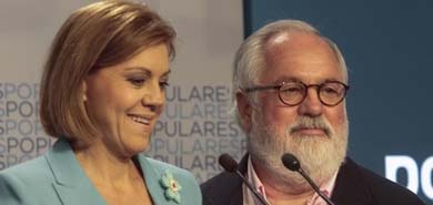 Cañete y  Cospedal anunciando los resultados de las eleccioens este domingo en la sede del PP