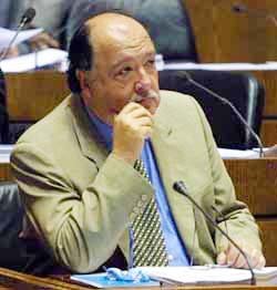Fernando Flores (en la imagen), ex ministro de Salvador Allende apoya al candidato de la derecha Sebastián Piñera, a las presidenciales de diciembre de 2009

