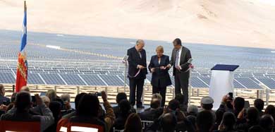 Presidenta Bachelet inaugura la planta de energía solar fotovoltaica más grande de América Latina