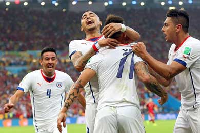 Chile riendo a segunda ronda y España llorando a casa. 