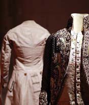 “Frivolité”, alta costura en trajes del siglo XVIII en el Museo San Telmo de San Sebastián 
