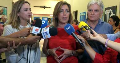 Susana Díaz en Lanzarote junto a dirigentes socialistas canarios. Foto PSOE