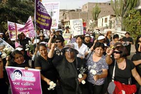 Muerte de cantante reaviva debate sobre violencia contra las mujeres en Perú