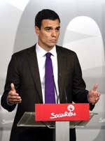 Sánchez exige a Rajoy que no llame recuperación a empobrecer a la clase media 