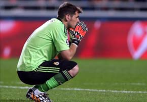 Iker Casillas sigue sin fiarse de Florentino y considerando la posibilidad de abandonar el Real Madrid. EFE/Archivo