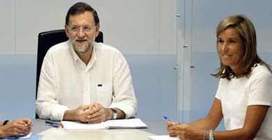 La ministra de Sanidad, Ana Mato, junto al presidente del Gobierno, Mariano Rajoy. Foto: PP