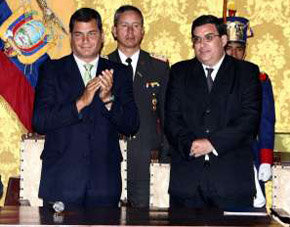El nuevo ministro de Minas, Germánico Pinto en la ocasión ddr prestar juramento el pasado lu8nes ante el presidente Correa