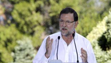 Rajoy anuncia que bajará los impuestos y ve próxima la salida de la recesión 