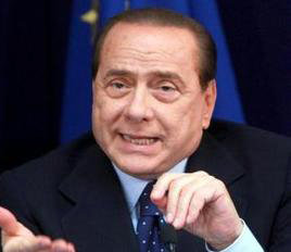 “Papi” Berlusconi no parece preocupado a pesar de la polémica desatada en Italia

