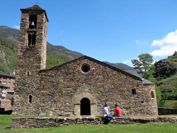 Andorra: naturaleza, deporte, arte, compras... y también destino de peregrinación