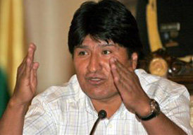 Evo Morales dice que las críticas que recibe de la derecha neoliberal es la prueba de que está en el camino correcto 