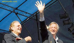 Kirchner junto al candidato porteño Carlos Heller en el cierre de la campaña porteña. 