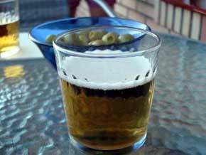 Los consumidores moderados de cerveza se alimentan mejor y tienen menos barriga
