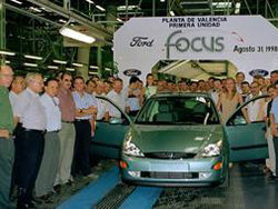 El primer Ford Focus que se fabricó en Almussafes, el 31 de agosto de 1998 