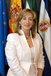 La alcaldesa socialista de Jerez, Pilar Sánchez, tiene una particular forma de interpretar la manera de ahorrar dinero público 