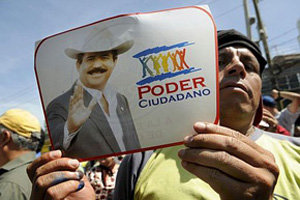 Los partidarios de Zelaya se manifiestan continuamente por las calle de Tegucigalpa 