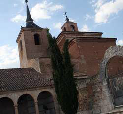 La iglesia de Quer, el municipio de la provincia de Guadalajara que ha registrado el mayor crecimiento demográfico de los dos últimos años