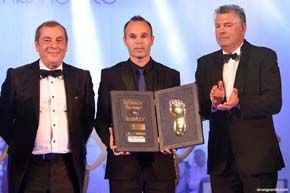 Andrés Iniesta ganó el Golden Foot