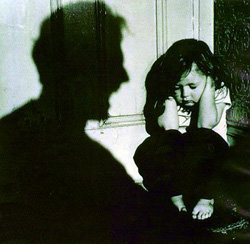 Un total de 1.906 menores se vieron implicados en una situación de  maltrato infantil el pasado año 2008. 