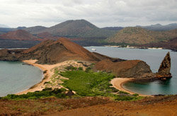 El archipiélago de Las Galápagos está compuesto por 13 islas, 42 islotes y un gran número de rocas emergentes 