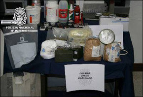 Imagen del material incautado a una red de narcotraficantes que dirigían la conexión del tráfico de cocaína entre Perú e Ibiza