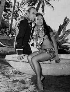 Marlon Brando y Tarita, durante el rodaje de “Motín a bordo” la película que le hizo enamorarse de Tahití 