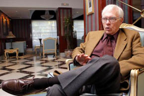 Stanley G. Payne 'no descartaría una crisis total del sistema' en España 