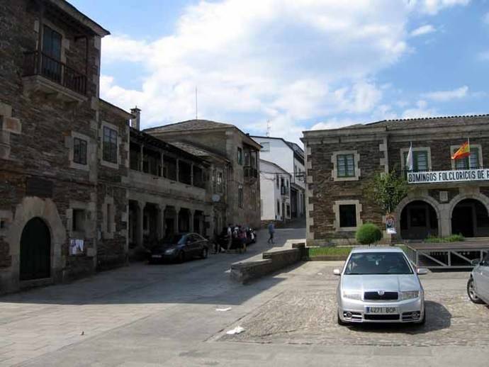 Portomarín, cuna de los Caballeros de Santiago y perla del Camino Francés