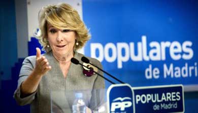 Indignación en el PP por el chantaje de Aguirre a Rajoy en los medios de comunicación