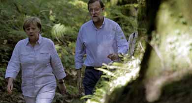 Tocado por las encuestas y la corrupción, Rajoy por fin recibe un reconocimiento: Feijóo le nombra embajador del Camino de Santiago