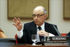 Cristóbal Montoro durante una intervención en la Comisión de Hacienda del Congreso . EFE