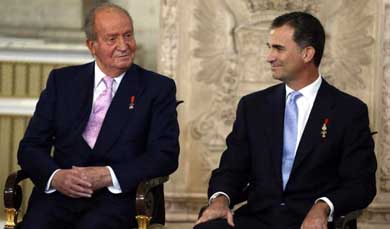 Cuando el Rey anunció su decisión el 2 de junio, el presidente del Gobierno, Mariano Rajoy, había hecho ya el primer cambio en su Gabinete.


