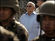 Micheletti pretende que Enrique Iglesias visite Honduras para conocer los reclamos de su gobierno