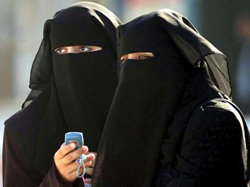 La burka cubre totalmente la cabeza y el cuerpo de las mujeres islámicas 