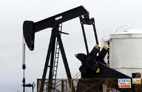 La producción récord de Rusia e Iraq hunde aún más los precios del petróleo