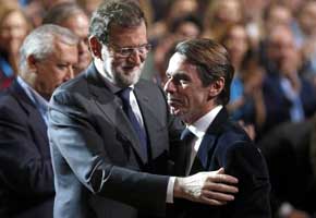 José María Aznar y Mariano Rajoy en la Convención Nacional del PP 

