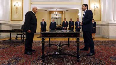Alexis Tsipras, líder del partido de izquierda radical Syriza, jura su cargo como primer ministro ante el presidente de la República (Reuters).