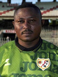 Wilfred Agbonavbare, tomada el 27/5/95, portero nigeriano del Rayo Vallecano entre 1990 y 1996, que ha fallecido este martes a los 48 años a consecuencia de un cáncer. EFE/Archivo